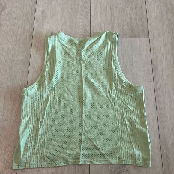 Lululemon women’s shirt size m - Picture 4 of 5